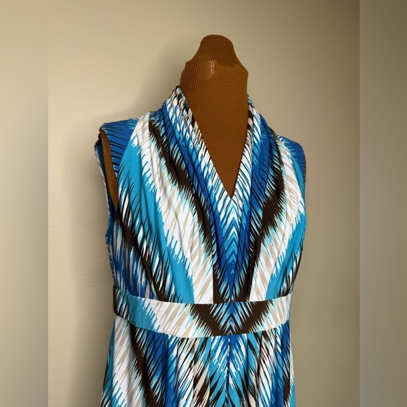 Chico’s Blue Beige Multi Chevron Stripe Sleeveless Maxi Jersey Dress Sz Medium - Picture 2 of 8